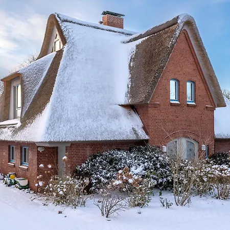 Reetdach-landhaus Mini Haubarg * Татинг