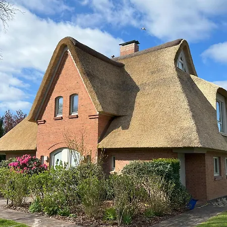 Reetdach-landhaus Mini Haubarg * Татинг